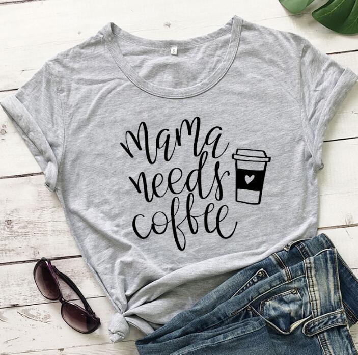 Camiseta Mamá necesita café